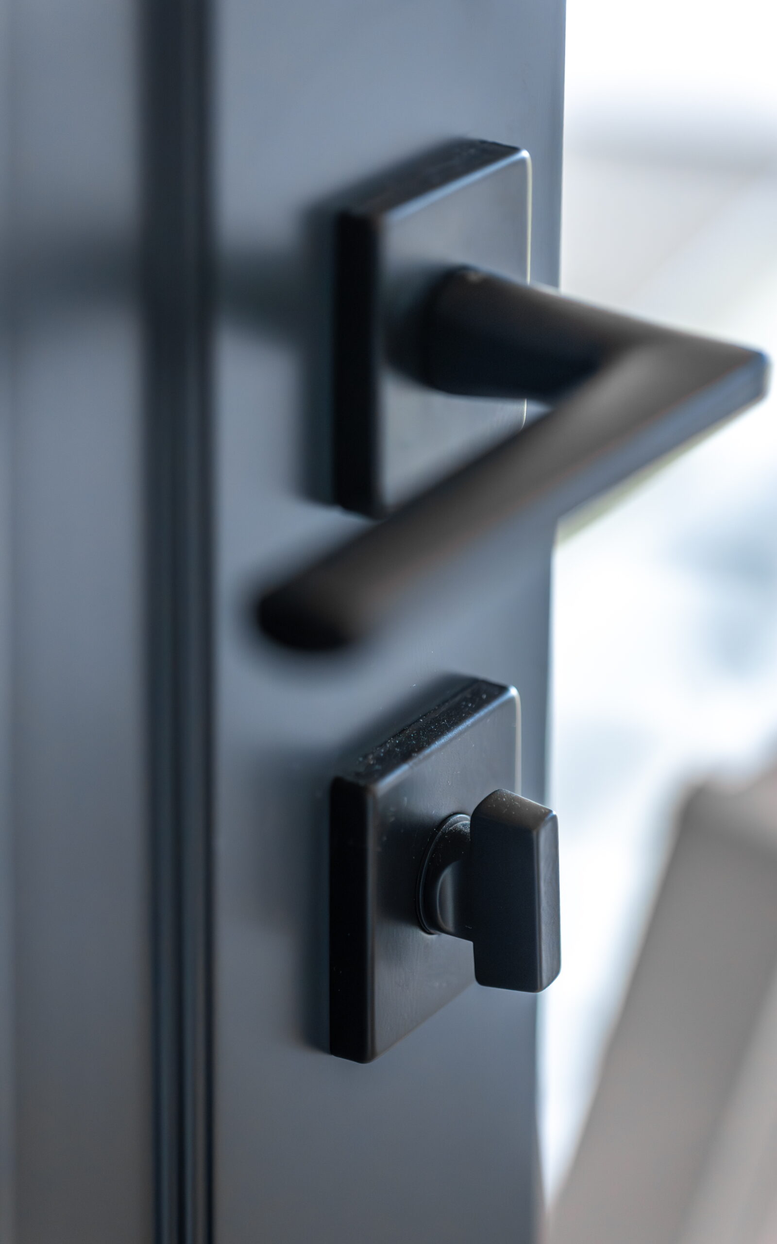 Аксесуари та комплектуючі для дверних систем