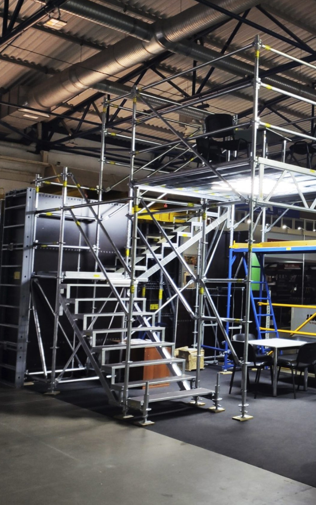 Сценічні та спеціалізовані конструкції